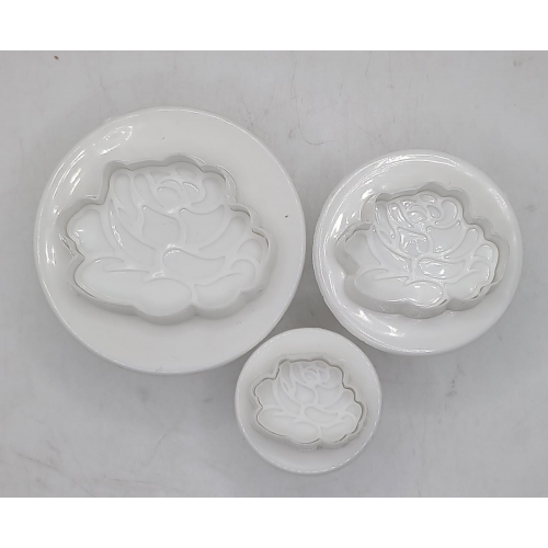 PLUNGER CUTTER FANCY ROSES 3'S PLUNGER CUTTER FANCY ROSES 3'S